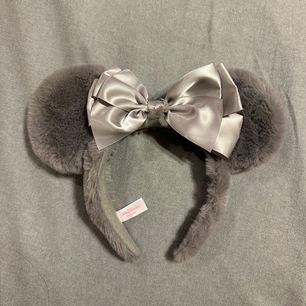 Gray Minnie Mouse Disney ears with Bow